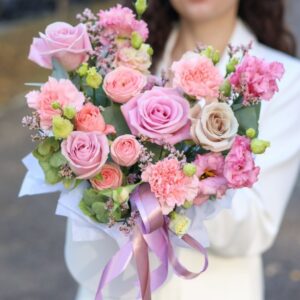 Стильная композиция с розами